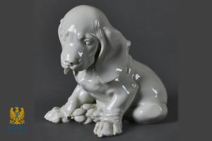 Allach Sitting Dachshund